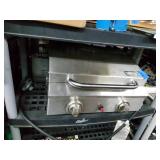 PORTABLE TAILGATE GRILL, MODEL, POKER CHIPS AND MORE, WWW.ONLINEAUCTIONSLLC.NET 