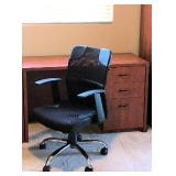 Modern Walnut Finish Desk 28.5Hx48Wx20D $150; 