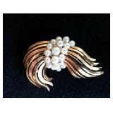 Vintage TRIFARI Goldtone RIBBON+FAUX PEARLS+RHINESTONES DIMENSIONAL BROOCH 2"x1.25" Signed, NOW $38