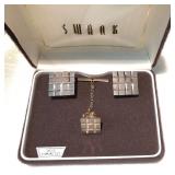 Vintage SWANK BRUSHED SILVER & GOLDTONE 3D SWISS DIAMOND CUT CUFFLINKS+TIE TACK, Signed, Box NOW $18