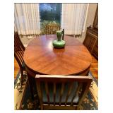 Vintage Mid Century Modern Dining set with Leaf                      rn 