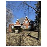 50% OFF Packed With Vintage Treasures - Roseville Estate Sale