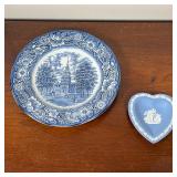(2pc) DECORATIVE: STAFFORDSHIRE & WEDGWOOD