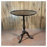 REPRODUCTION TILT-TOP TEA TABLE