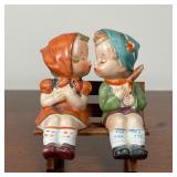SWEET 1950s KISSING FIGURES