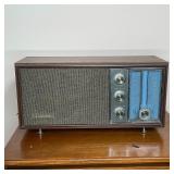 VINTAGE SYLVANIA RADIO
