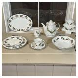 "HOLLY" CHISTMAS CHINA SERVICE