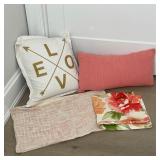 (4pc) THROW PILLOWS & SHAMS