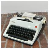 OLYMPIA GERMAN TYPEWRITER