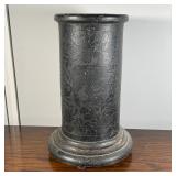 EMBOSSED BLACK COLUMN