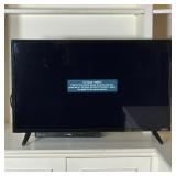 VIZIO 33 INCH TV