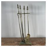 SET BRASS FIREPLACE EQUIPMENT