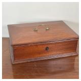 ANTIQUE LOCKING DOCUMENT BOX