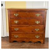 OAK CHEST of DRAWERS | Dresser of nicely figured wood, with four full-width drawers having brass pul