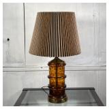 BLOWN GLASS PATTERNED LAMP | Tortoiseshell patterned clear glass table lamp with brass mounts and a 