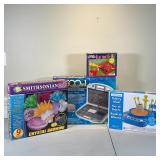 (4pc) CREATIVE LEARNING TOYS | Including a Maxitronix 500 in 1 Electronic Lab, a Slinky Science Elec