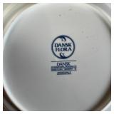 (15pc) SET DANSK PLATES | Dansk Flora dinner plates with cobalt blue rims and decoration; dia. 11 in