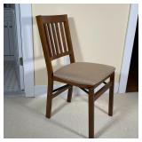 STAKMORE FOLDING CHAIR | Veneered slat back chair with a cushioned upholstered seat, folds for conve
