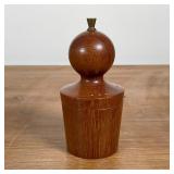 PEPPER MILL & SALT COMBO | with a grinder for pepper, top with salt compartment; h. 6 in. 