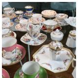 ESTATE LOT PORCELAIN | Including teacups and saucers, a bowl, salt and peppers, pair porcelain night