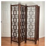 CHINESE STYLE FLOOR SCREEN | Acquired in Peru; four panels with openwork decoration; h. 74 x w. 19 i