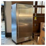 SUBZERO 601R REFRIGERATOR | Sub-Zero / WOLF model 601R/S3 refrigerator, s/n P2684230, uses R134A ref