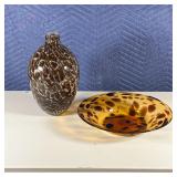 BLOWN PATTERN ART GLASS | Decorative blown glass, including a vase (h. 13 in.) and a low-form bowl (