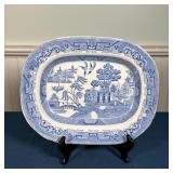 an English blue and white chinoiserie plate, a royal Doulton figure "Home Again", a Herend lidded l