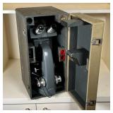 BAUSCH & LOMB MICROSCOPE | Cased stereo microscope, appearing in excellent condition