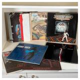 BEATLES & OTHER RECORDS | Group of vinyl LP albums including 2 Beatles "best of" albums [without sle