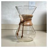 CHEMEX COFFEE KIT | Including a Chemex, a similar form coffee beaker, and 100+ Chemex filters