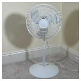 STANDING FAN | White fan