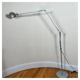HALOGEN FLOOR LAMP | Halogen floor lamp with articulating arm, Tested and works; Fully extended h. 7