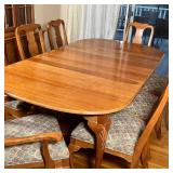 8 Queen Anne style chairs (2 armcharis and 6 side chairs) with new fabric upholstery; table fully ex