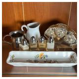 (8pc) MISC TABLE ITEMS | 4 spice shakers, a tin and ceramic creamer, long floral dish (l. 8-1/4 in.)