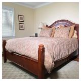 BASSETT FURNITURE QUEEN BED FRAME | Queen-size bed frame of solid wood with arched headboard, of nic