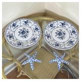 (4pc) BLUE & WHITE DÉCOR | Including a pair of Herend style "Nantucket" starfish and a pair of Engli