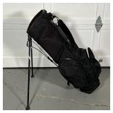 TITLEIST GOLF BAG | Black Titleist golf bag, appearing in overall good condition