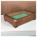 TABLETOP DISPLAY CASE | Wooden display case with a glass paned hinged lid; h. 4-3/8 x w. 17-1/2 x 12