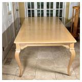 LIGHT WOOD EXTENSION DINING TABLE | Likely Thomasville, with one leaf, having a parquetry style top 