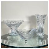 (3pc) GLASS TABLEWARE | Including a large decorative center bowl with scalloped rim (dia. 12-1/4 in.