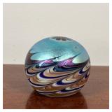 LUNDBERG STUDIOS PAPERWEIGHT | 1978 art glass paperweight with iridescence, signed and dated on the 