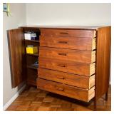 MID-CENTURY DRESSER | Mid-century modern chest of drawers / wardrobe cabinet, having a cabinet door 