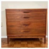 MID-CENTURY DRESSER | Mid-century modern chest of drawers, having a small drawer over three full wid