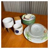 GROUP MISC. KITCHENWARES | Including a set of six Italian vegetable decorated bowls (dia. 8-1/2 in.)