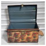 DECOUPAGE TIN TRUNK  | 19th century, with a hinged lid and side carrying handles - h. 17 x w. 26-1/2
