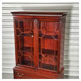 FINE MAHOGANY CHINA CABINET  | Having two glazed doors before two shelves, over a full-width drawer 