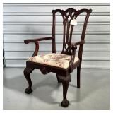 CHIPPENDALE STYLE MAHOGANY ARMCHAIR  | h. 40 x 29 x 25 in.