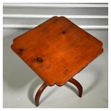 ANTIQUE CANDLE STAND  | Small wooden side table with tripod legs - h. 25 x 18 3/4 x 19 in.