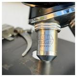 LEITZ WETZLAR ANTIQUE MICROSCOPE  | In fitted case with accessories - l. 14.5 x w. 9 x h. 11 in